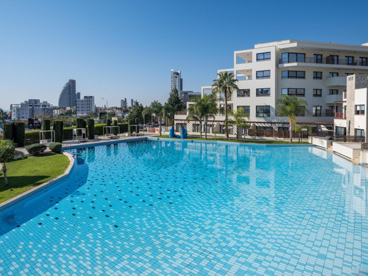 Sanders Aqua Park Resort - Precious 3-Bedroom Holiday Home With Shared Pool Limassol Exterior photo
